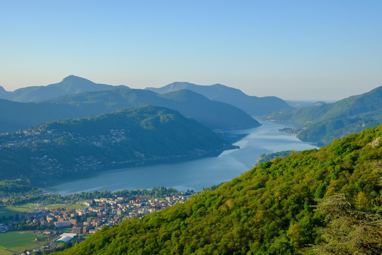 Traumblick von Cademario zum Lago di Lugano.