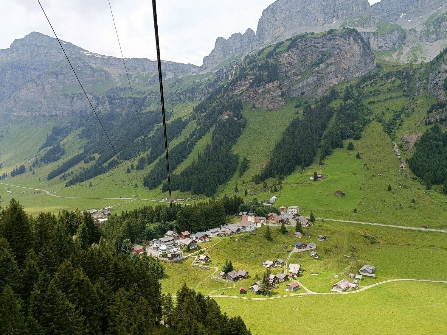 Blick aus der Seilbahn zum Fisetengrat