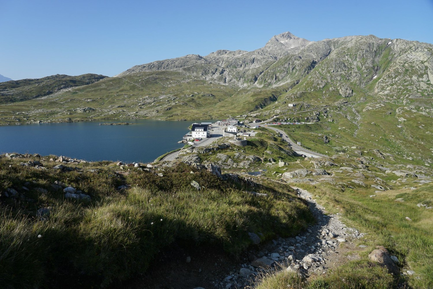 Blick auf den Grimselpass, den Totesee und das Sidelhoren.