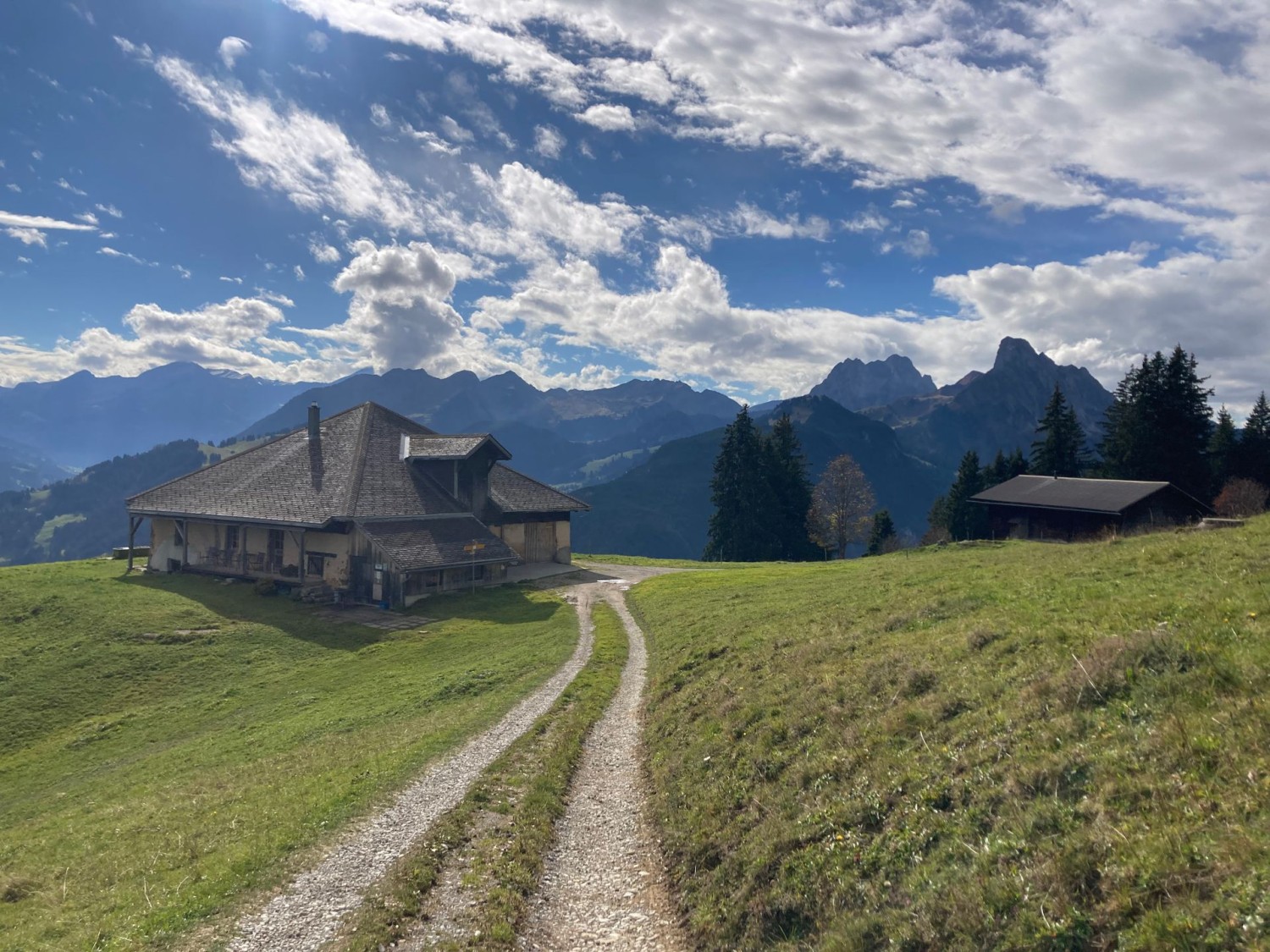 Bei Gspan. Ganz rechts Le Rubli oder Rüeblihorn