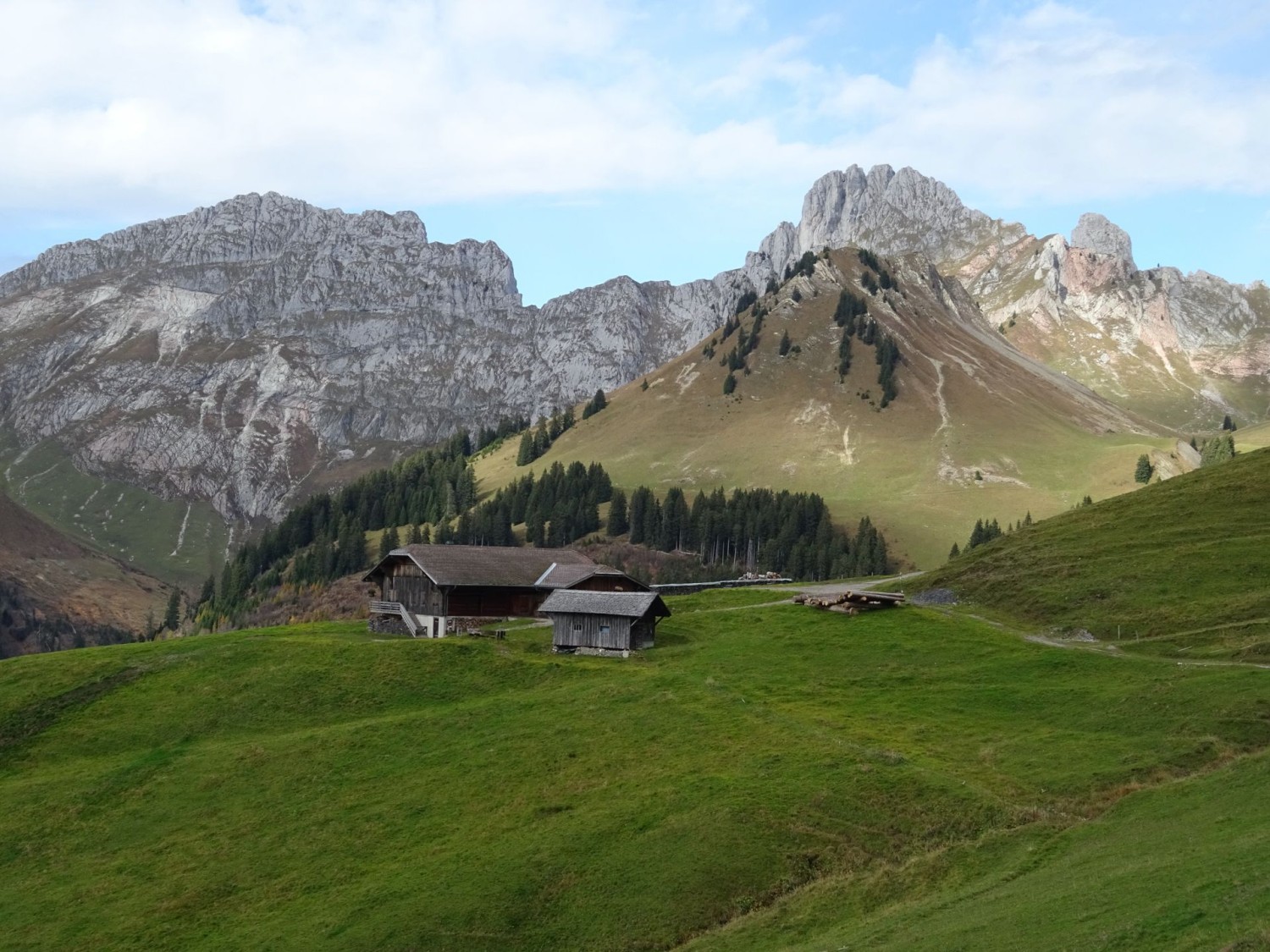 Alp Hinderi Schneit mit Zuckerspitz rechts
