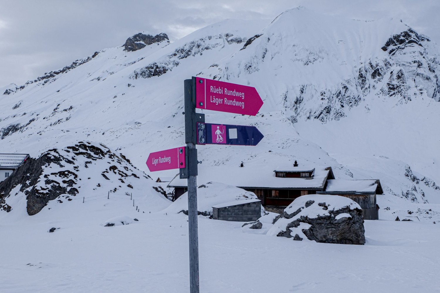 Rüebi- und der Lägerrundwanderweg sind gut ausgeschildert.